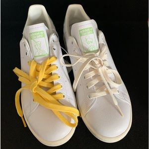 NWT ADIDAS DISNEY STAN SMITH